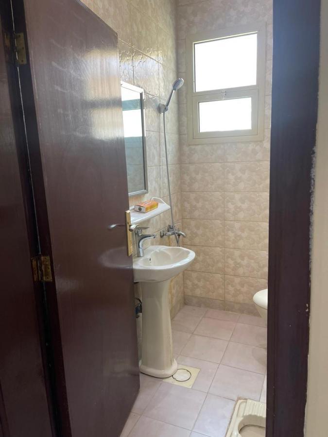 Spacious Apartments At Basla St 3 Mins From King Fahd Stadium Riad Exterior foto