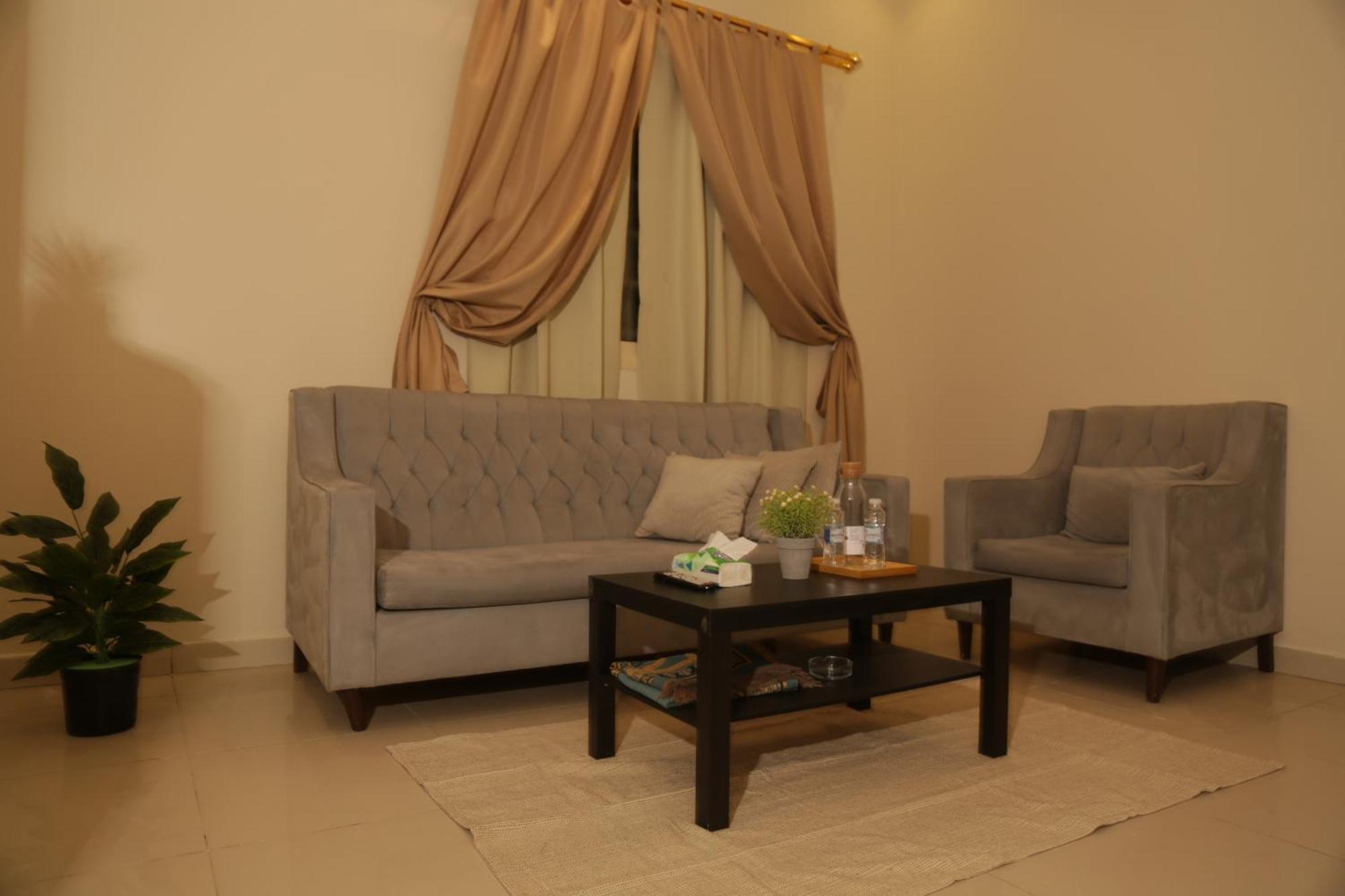Spacious Apartments At Basla St 3 Mins From King Fahd Stadium Riad Exterior foto